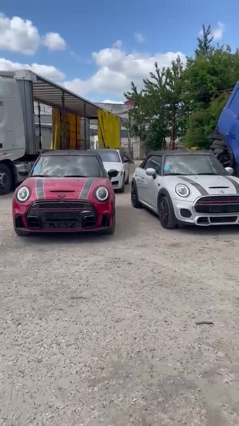 Mini Cooper Cabrio получен в Москве